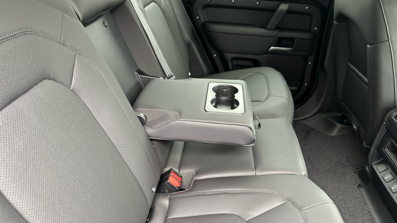 Land Rover Defender 3.0 D350 X-Dynamic SE 110 5dr Auto Diesel Estate